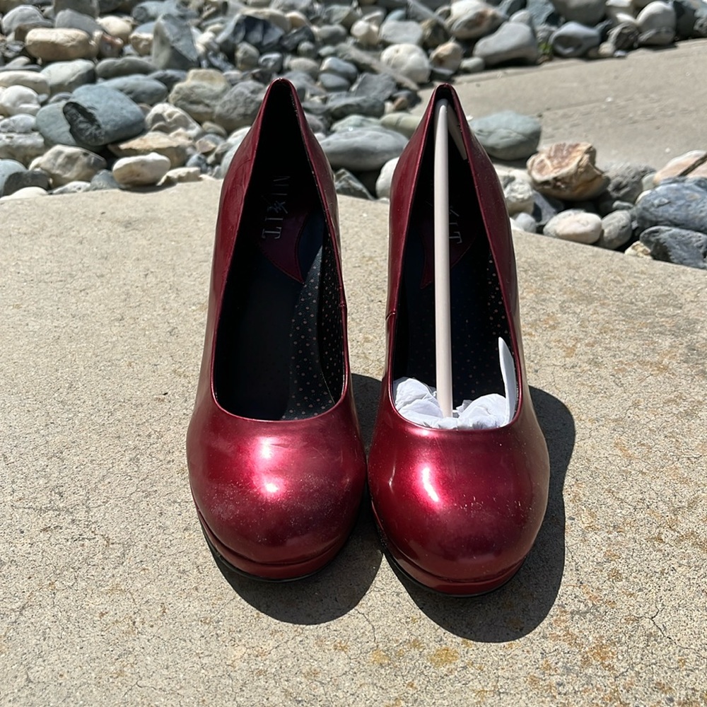 Red Women's Heels size 6.5